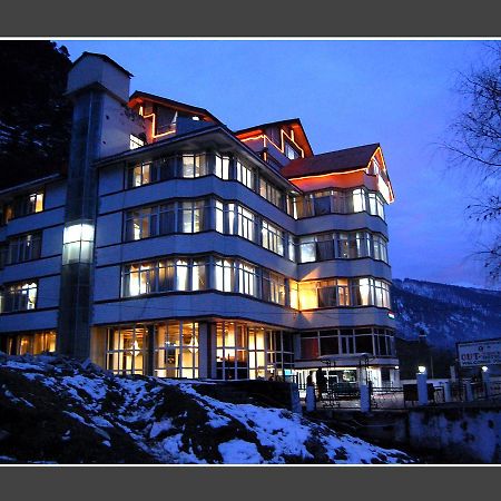 Hotel Out Town Manāli Exteriör bild